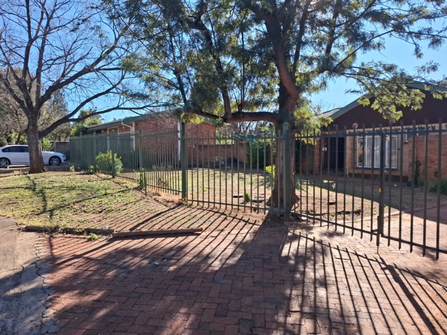 11 Bedroom Property for Sale in Universitas Free State